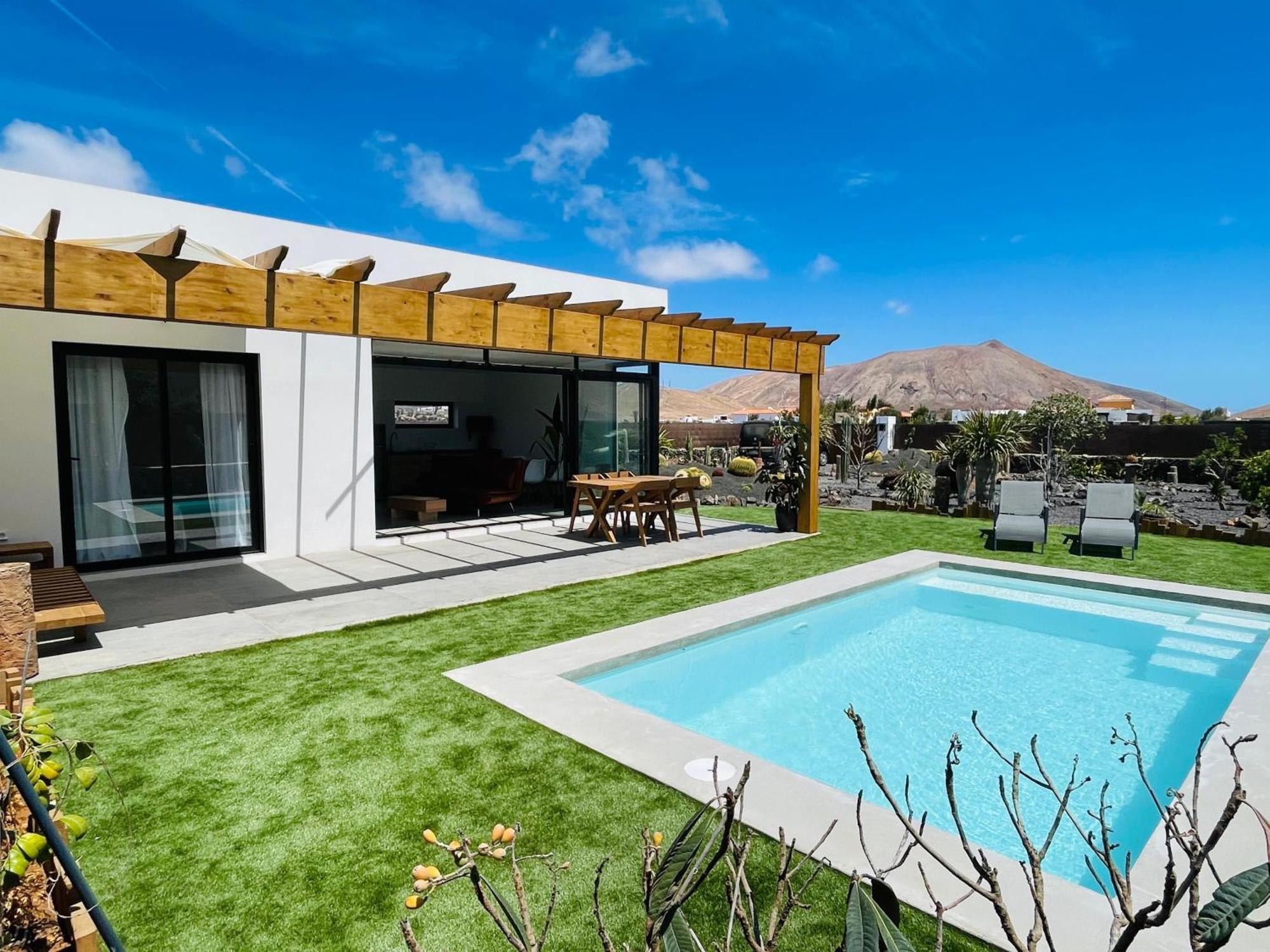 Bungalow + Piscina Independiente La Oliva Εξωτερικό φωτογραφία