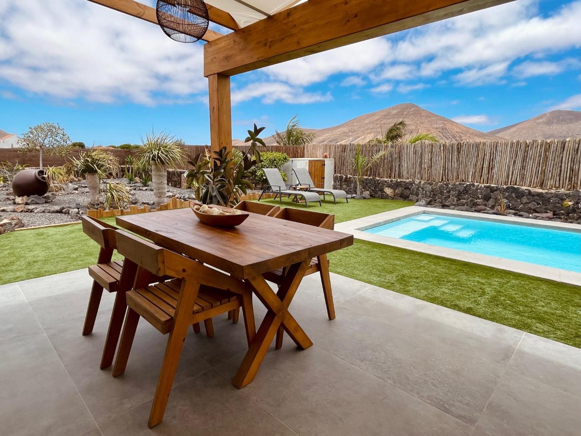 Bungalow + Piscina Independiente La Oliva Εξωτερικό φωτογραφία